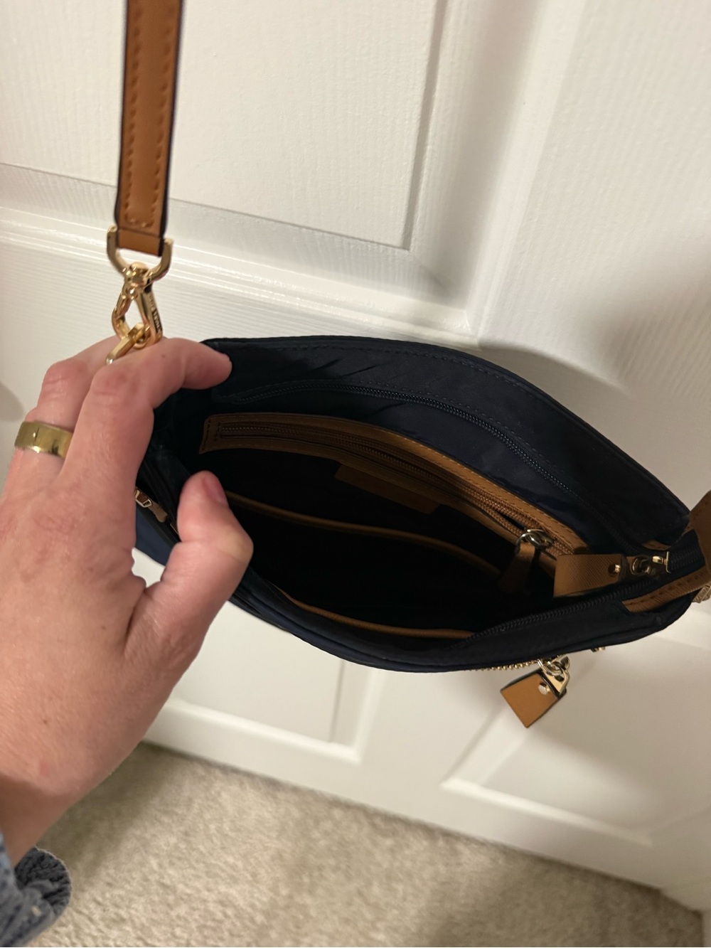 ✨ EUC Michael Kors Navy Crossbody - Picture 8 of 13